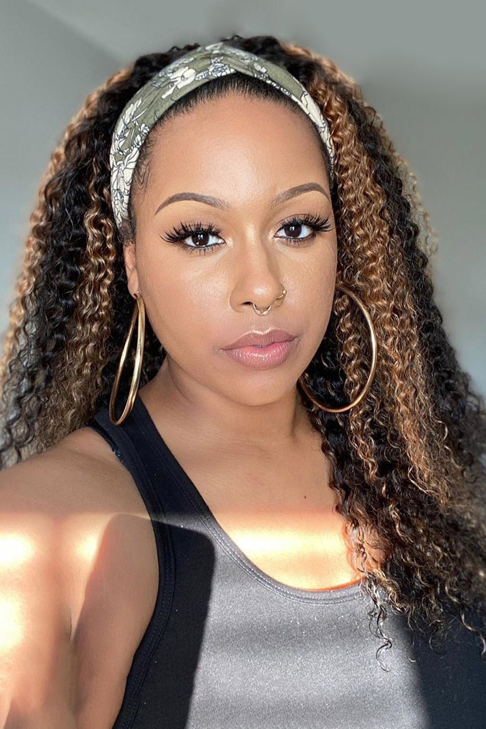 44_e93d3f5a-c8e8-48fe-8296-48a1c4d55ec6.jpg Highlights Curly Headband Wig Human Hair HBW06 - Image 1